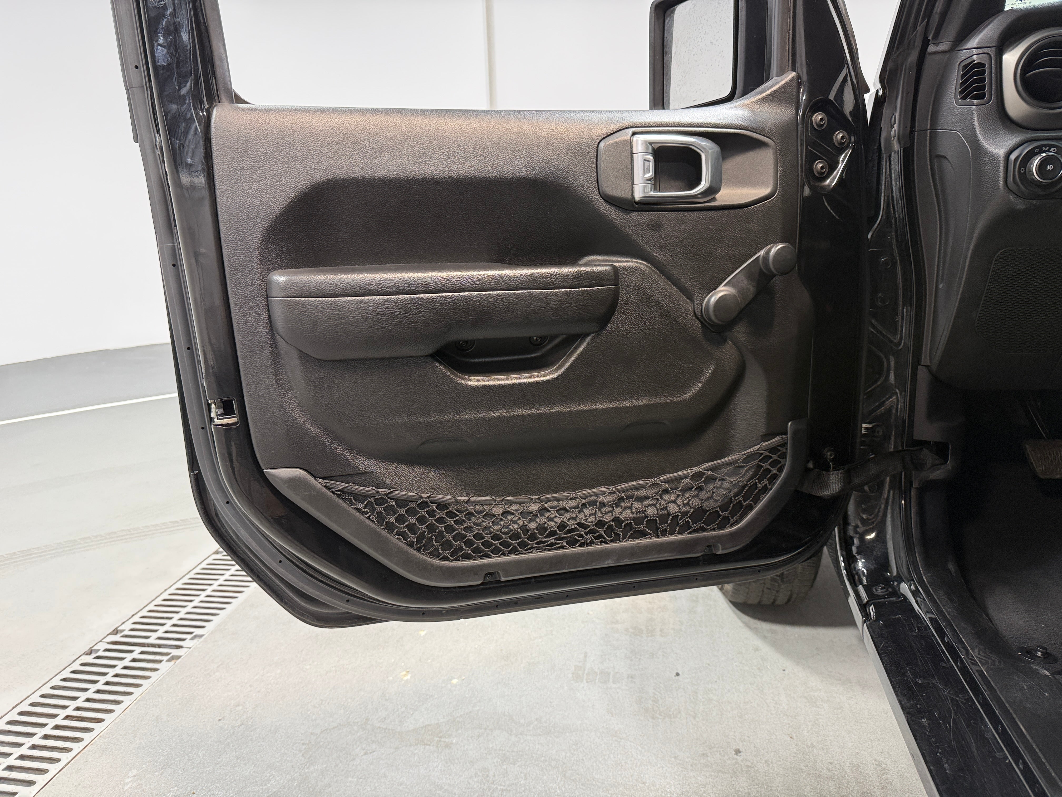 jeep wrangler 4-door 2023 1C4HJXDG2PW701369 image jeep wrangler 4-door 2023 1C4HJXDG2PW701369 image